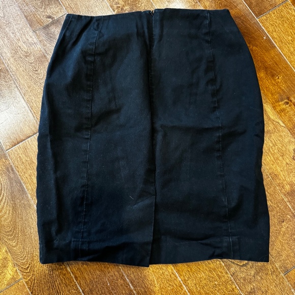 Pencil skirt - Picture 2 of 2